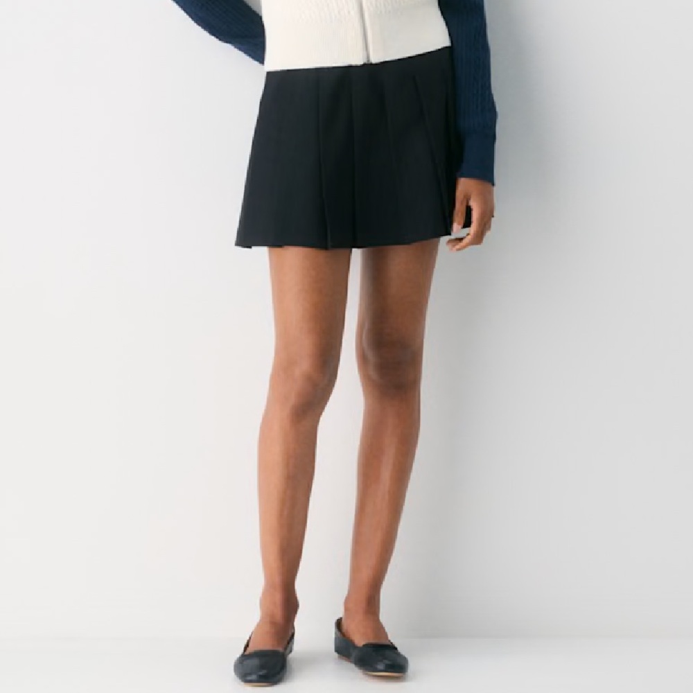 Sunday Best Black Pleated Skirt